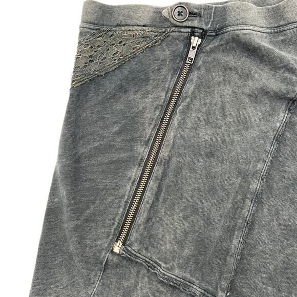 Free People XS Charcoal Mini Skirt Asymmetrical Zipper Lace Boho Grunge Style - Picture 3 of 9